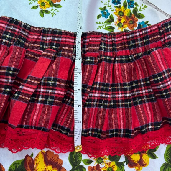 Adobe Chic Red Plaid Mini Skirt with Lace Trim sz Small - Picture 6 of 6